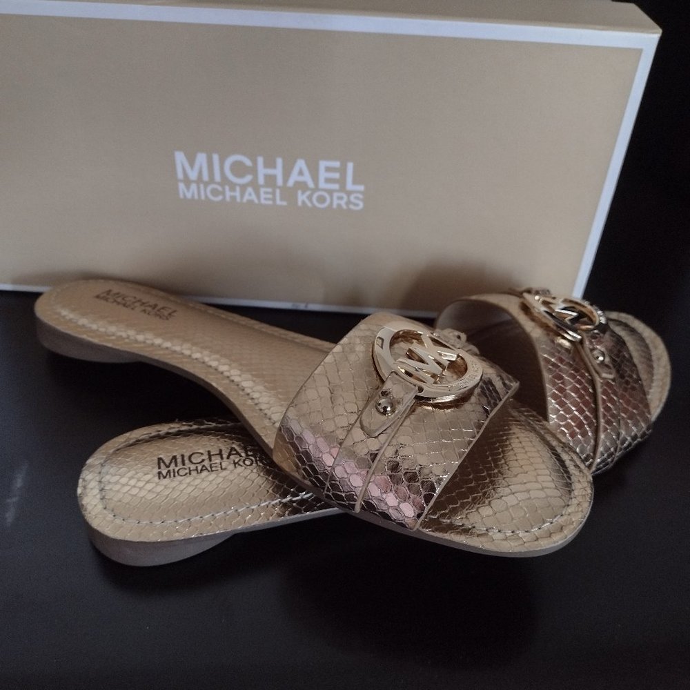 Woman's shoes
